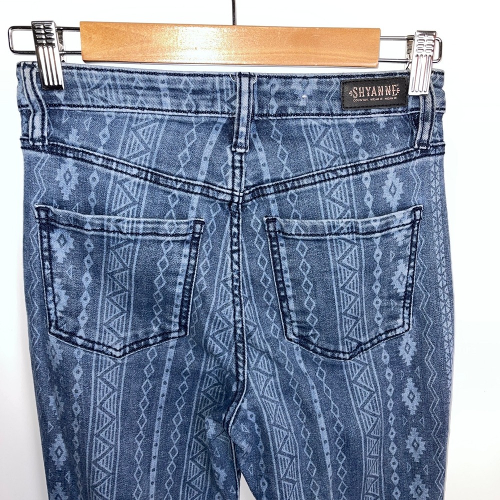 Shyanne Western Jeans Aztec Bell Bottoms Size 28 - Picture 4 of 8